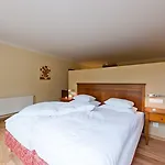 Zu Den Rothen Forellen 호텔 5*