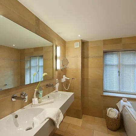 Hotel Zu Den Rothen Forellen 5*