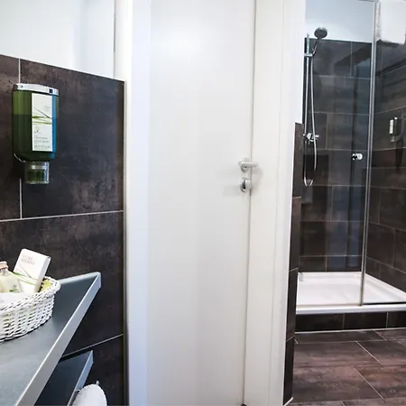 Zu Den Rothen Forellen Отель 5*