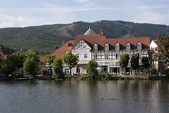 Zu Den Rothen Forellen فندق